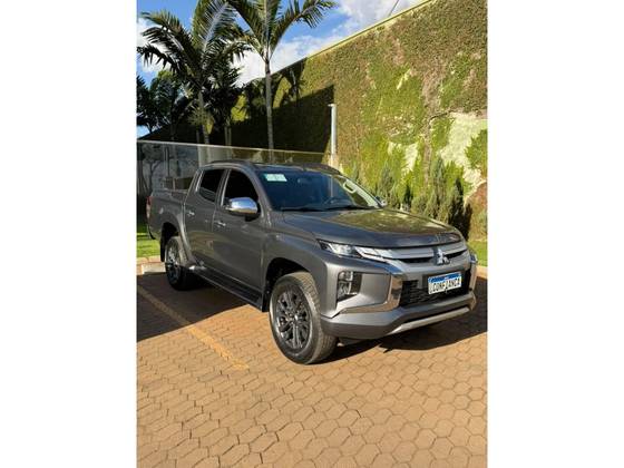 MITSUBISHI TRITON 2.4 BITURBO DIESEL CD HPE 4X4 AUTOMÁTICO MITSUBISHI TRITON 2.4 BITURBO DIESEL CD HPE 4X4 AUTOMÁTICO